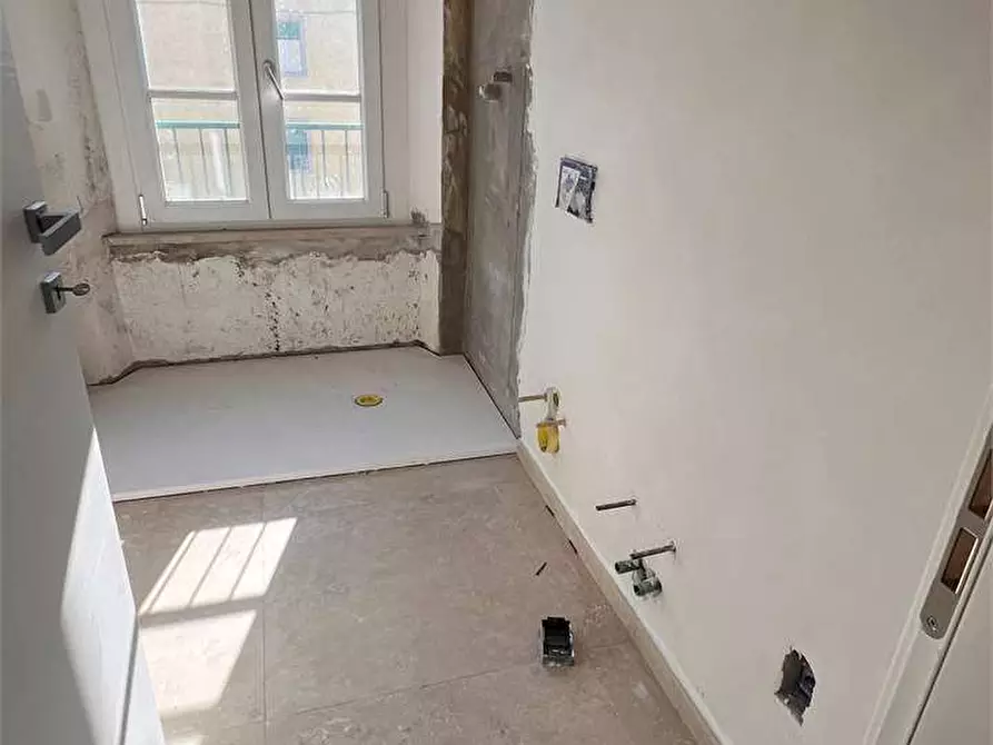 Immagine 22 di Appartamento in vendita  in lunata a Capannori