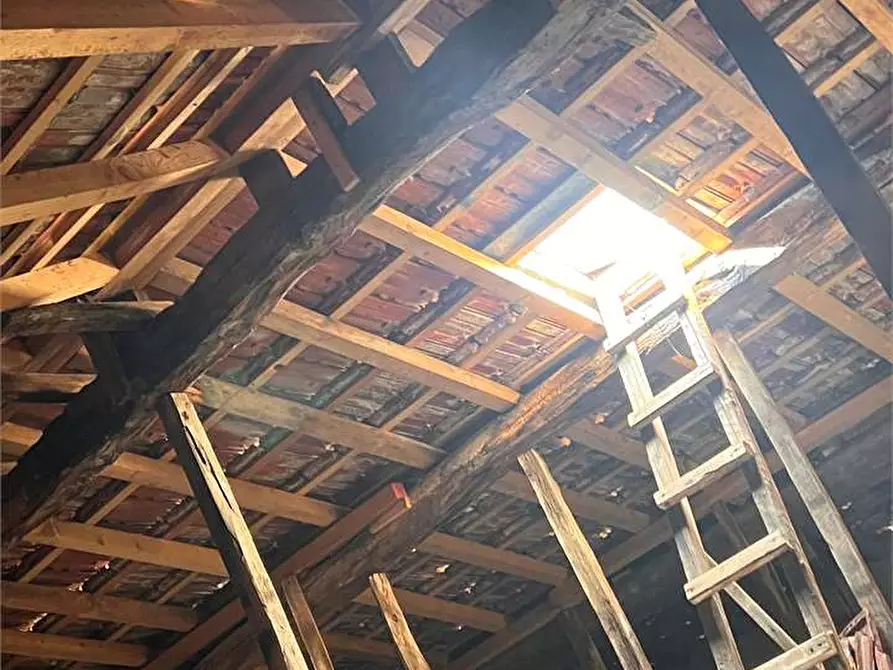 Immagine 18 di Porzione di casa in vendita  in Via delle Ville  493 a Capannori