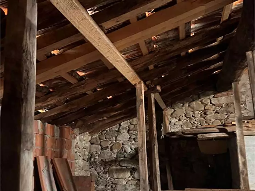 Immagine 19 di Porzione di casa in vendita  in Via delle Ville  493 a Capannori