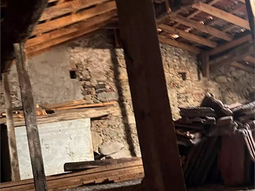 Immagine 20 di Porzione di casa in vendita  in Via delle Ville  493 a Capannori