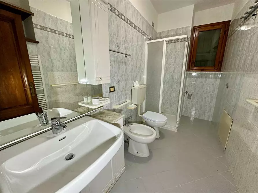 Immagine 13 di Porzione di casa in vendita  in via carlo del Prete a Capannori