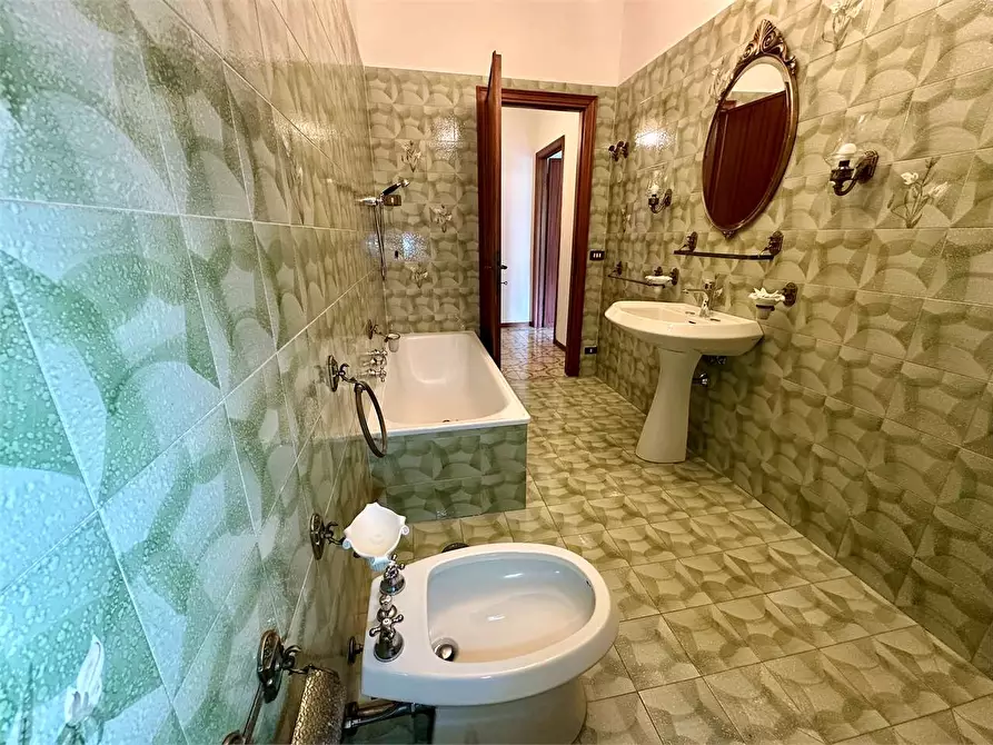 Immagine 26 di Porzione di casa in vendita  in via carlo del Prete a Capannori