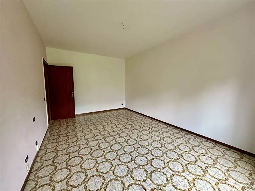 Immagine 28 di Porzione di casa in vendita  in via carlo del Prete a Capannori