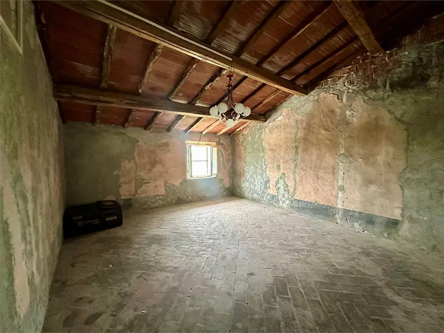 Immagine 33 di Porzione di casa in vendita  in via carlo del Prete a Capannori