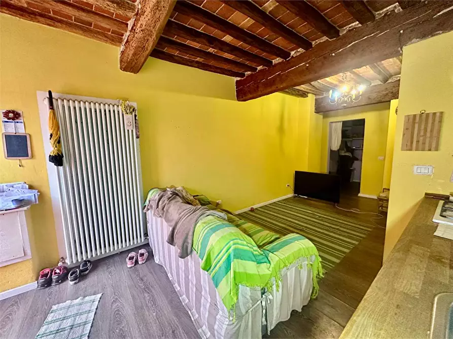 Immagine 1 di Porzione di casa in vendita  in via di carraia a Capannori