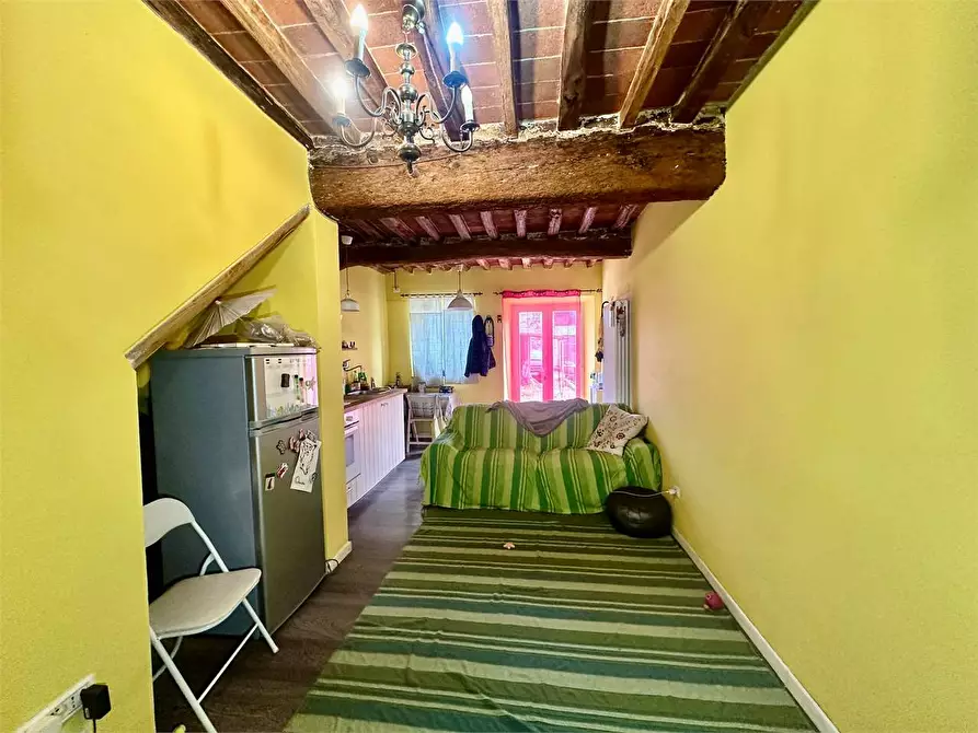 Immagine 2 di Porzione di casa in vendita  in via di carraia a Capannori