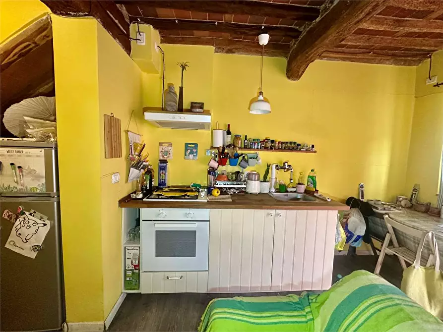 Immagine 4 di Porzione di casa in vendita  in via di carraia a Capannori