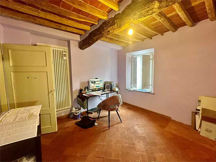 Immagine 11 di Porzione di casa in vendita  in via di carraia a Capannori