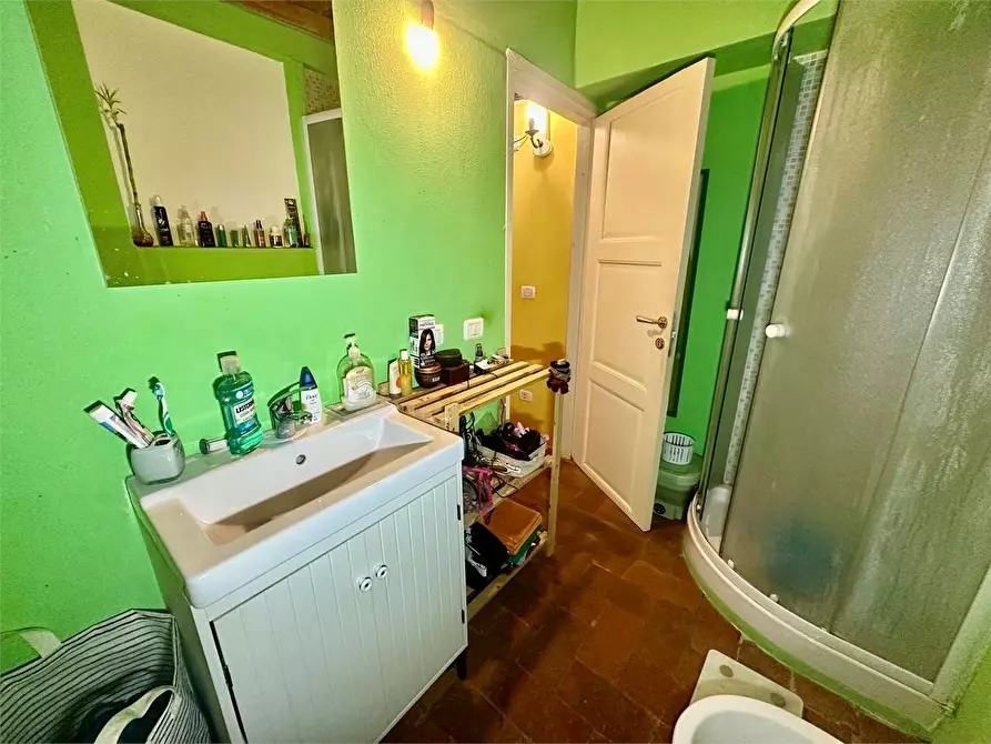 Immagine 15 di Porzione di casa in vendita  in via di carraia a Capannori