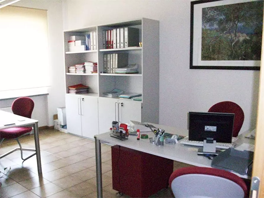 Immagine 1 di Ufficio in vendita  in via delle ville 493 a Capannori