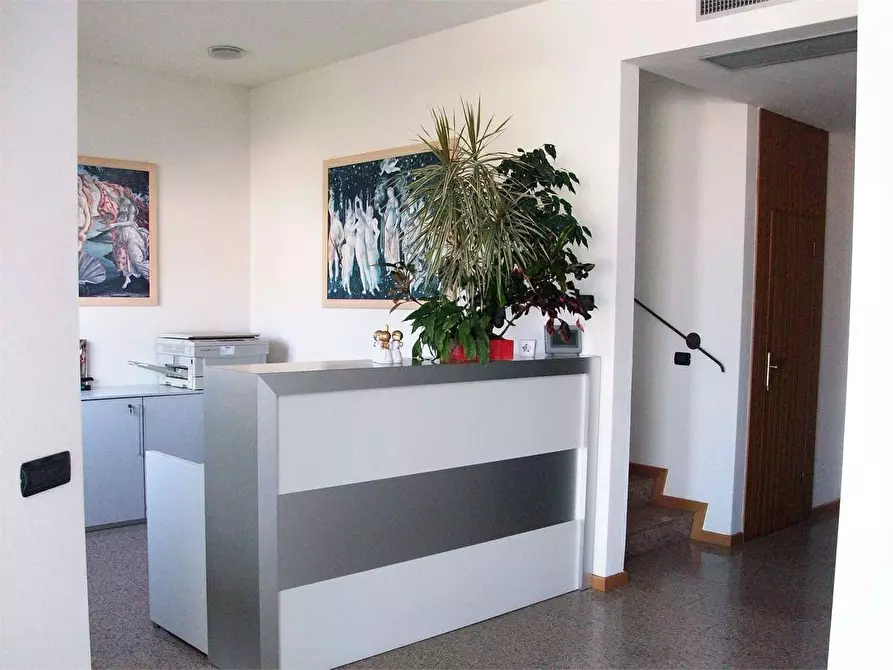 Immagine 2 di Ufficio in vendita  in via delle ville 493 a Capannori