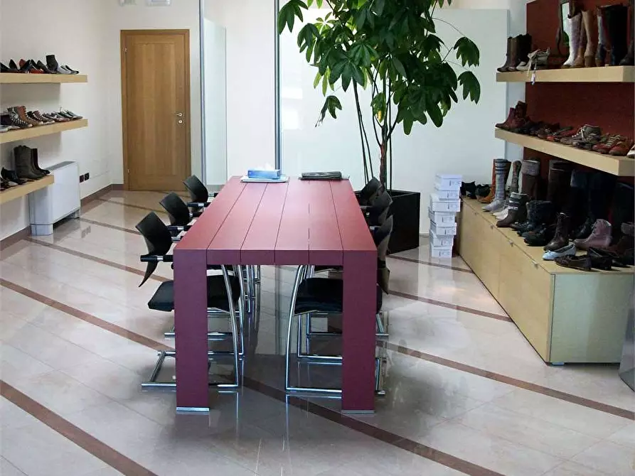 Immagine 8 di Ufficio in vendita  in via delle ville 493 a Capannori