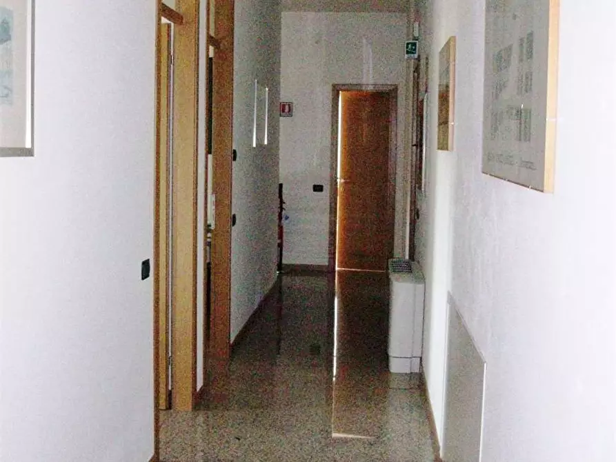 Immagine 9 di Ufficio in vendita  in via delle ville 493 a Capannori
