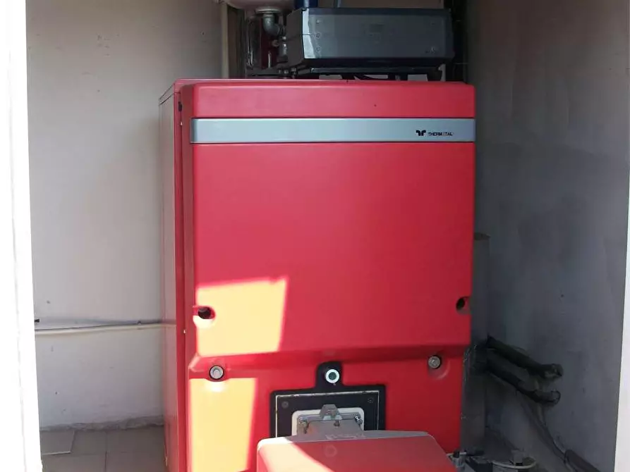 Immagine 15 di Ufficio in vendita  in via delle ville 493 a Capannori