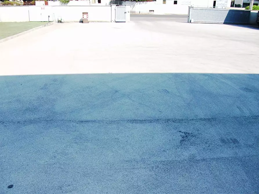 Immagine 16 di Ufficio in vendita  in via delle ville 493 a Capannori