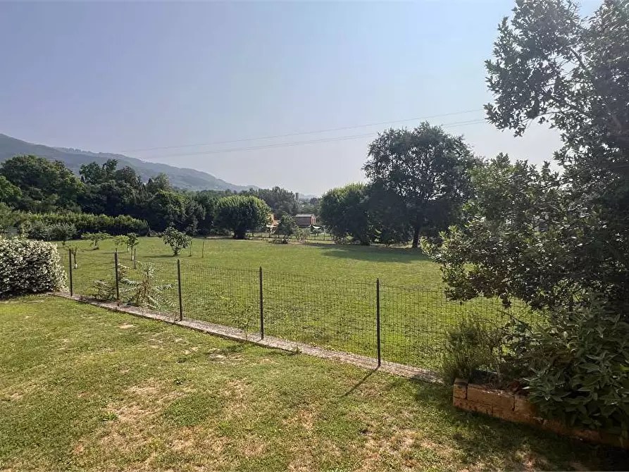 Immagine 10 di Villa in vendita  in via delle ville  493 a Capannori