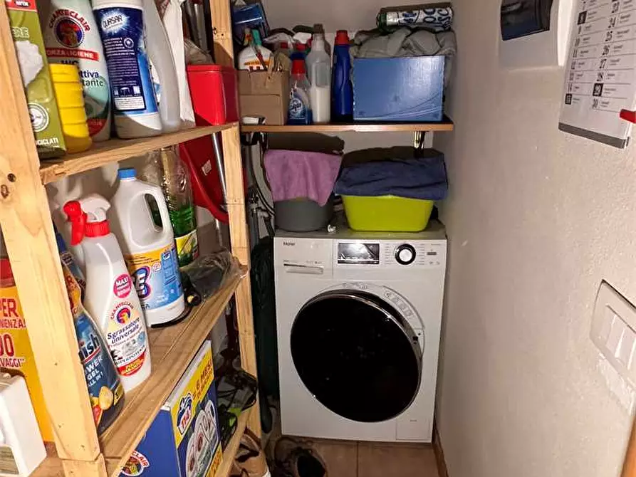 Immagine 22 di Villa in vendita  in via delle ville  493 a Capannori