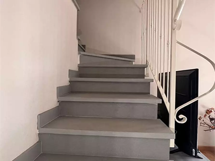 Immagine 23 di Villa in vendita  in via delle ville  493 a Capannori