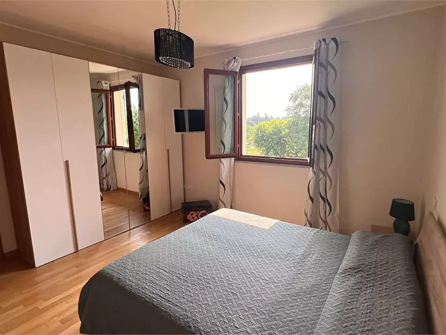 Immagine 12 di Villa in vendita  in via delle ville  493 a Capannori