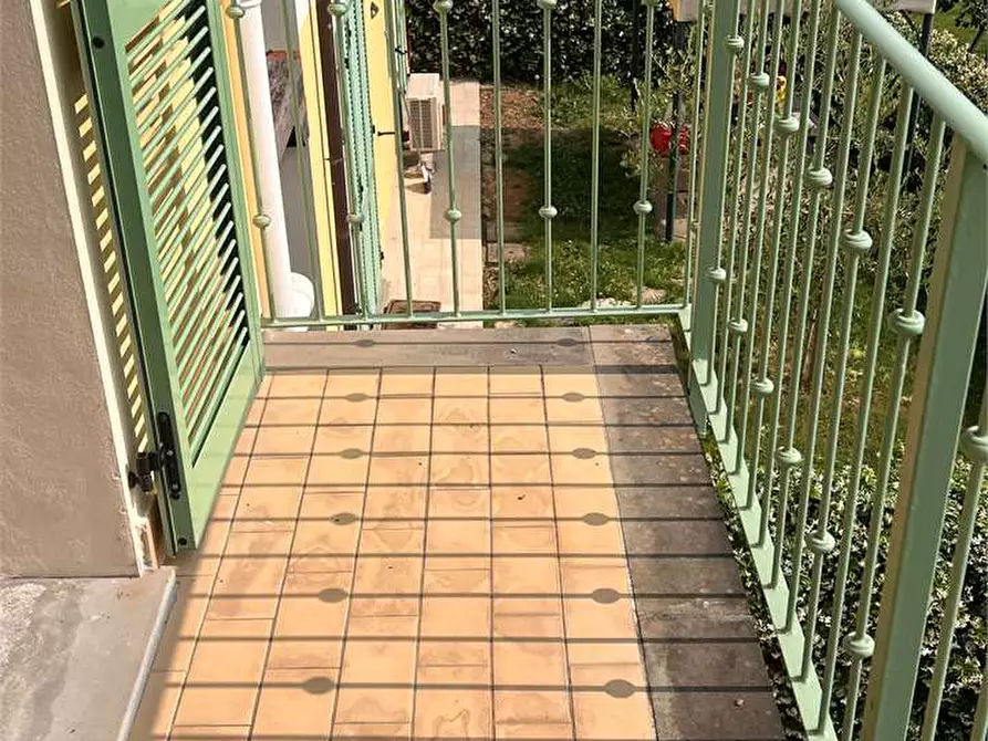 Immagine 18 di Villa in vendita  in via delle ville  493 a Capannori