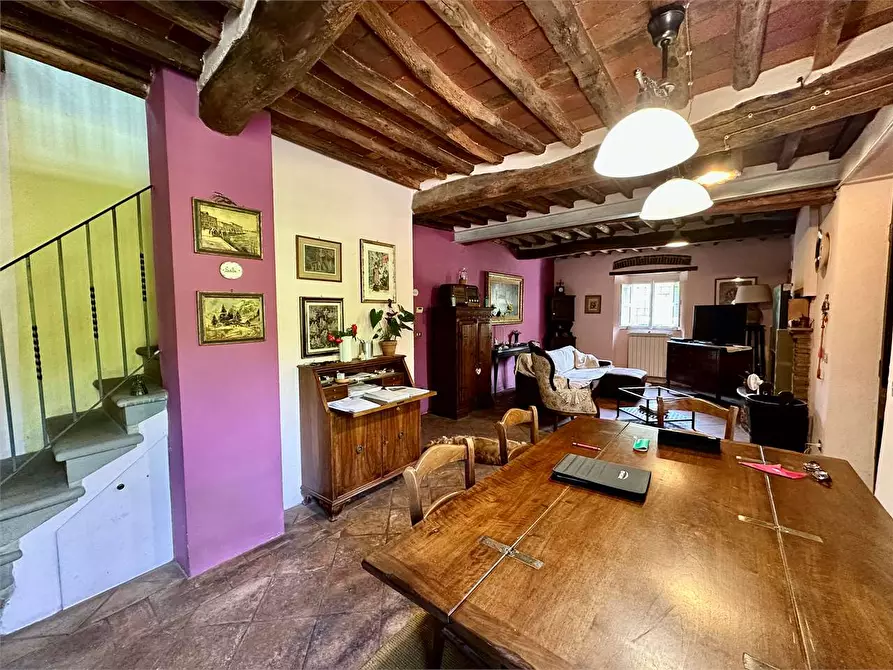 Immagine 2 di Rustico / casale in vendita  in via di mastiano e gugliano a Lucca