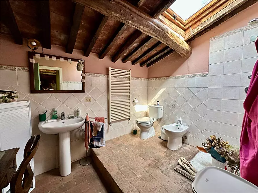 Immagine 32 di Rustico / casale in vendita  in via di mastiano e gugliano a Lucca