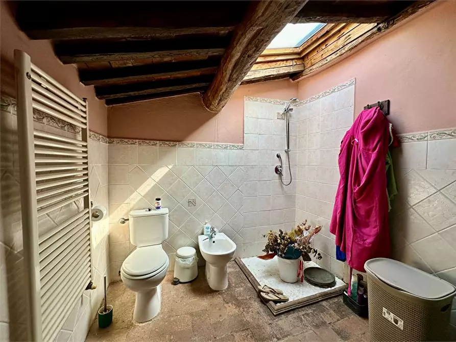 Immagine 33 di Rustico / casale in vendita  in via di mastiano e gugliano a Lucca