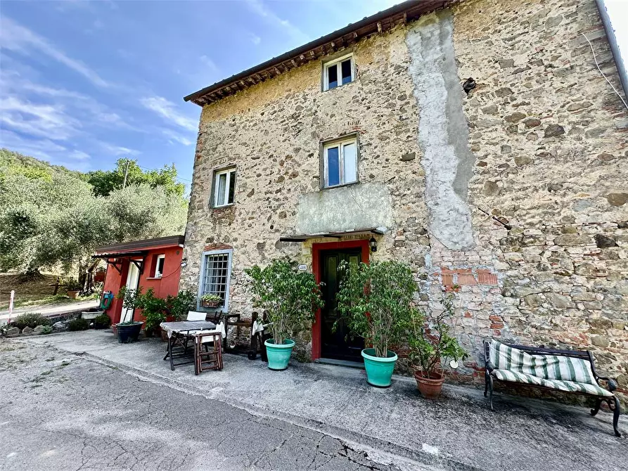 Immagine 40 di Rustico / casale in vendita  in via di mastiano e gugliano a Lucca