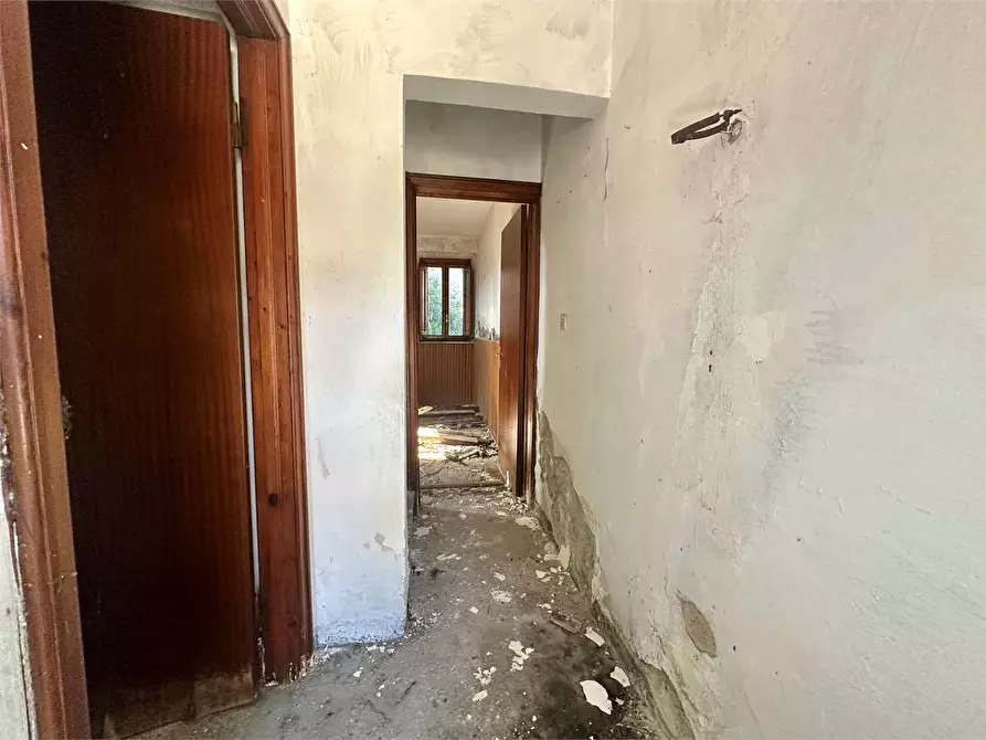 Immagine 3 di Porzione di casa in vendita  in toringo a Capannori