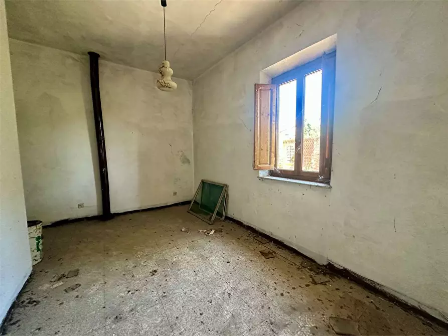 Immagine 4 di Porzione di casa in vendita  in toringo a Capannori