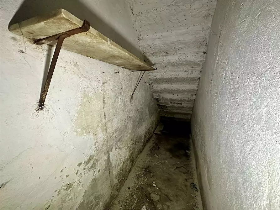 Immagine 5 di Porzione di casa in vendita  in toringo a Capannori