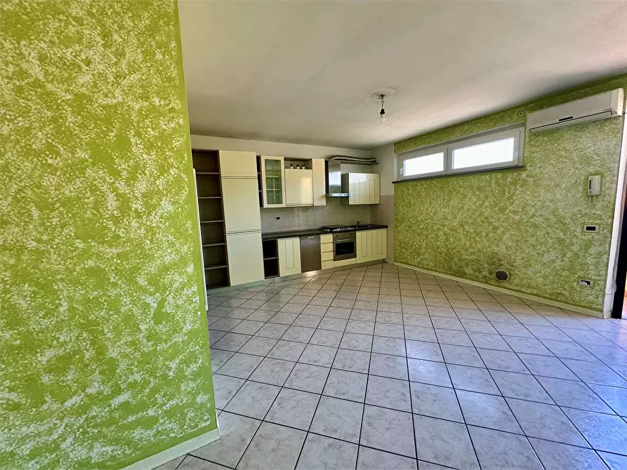 Immagine 2 di Appartamento in vendita  in Via Ciarpi a Porcari