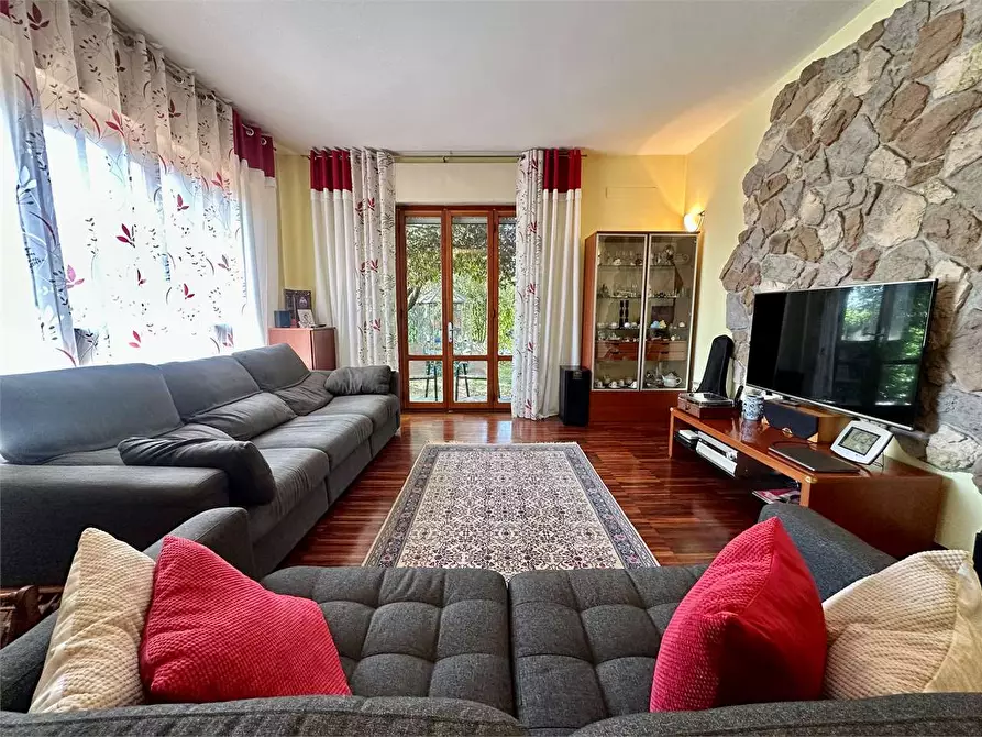 Immagine 1 di Casa bifamiliare in vendita  in via dei massagli a Lucca