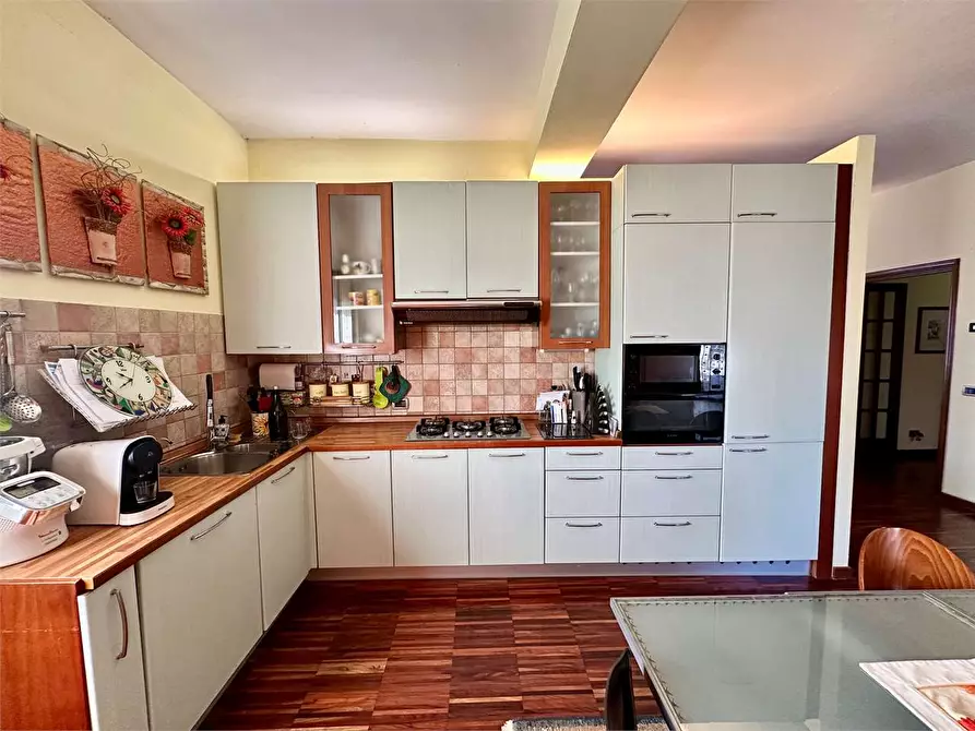 Immagine 12 di Casa bifamiliare in vendita  in via dei massagli a Lucca