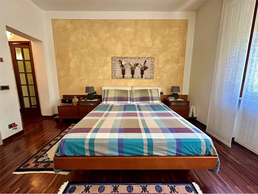 Immagine 17 di Casa bifamiliare in vendita  in via dei massagli a Lucca