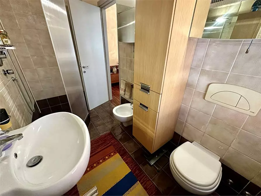 Immagine 19 di Casa bifamiliare in vendita  in via dei massagli a Lucca