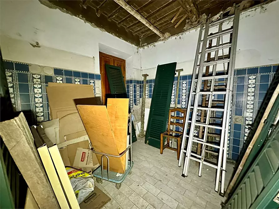 Immagine 2 di Porzione di casa in vendita  in via picciorana a Lucca