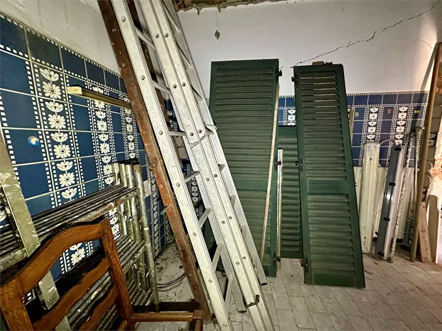 Immagine 3 di Porzione di casa in vendita  in via picciorana a Lucca