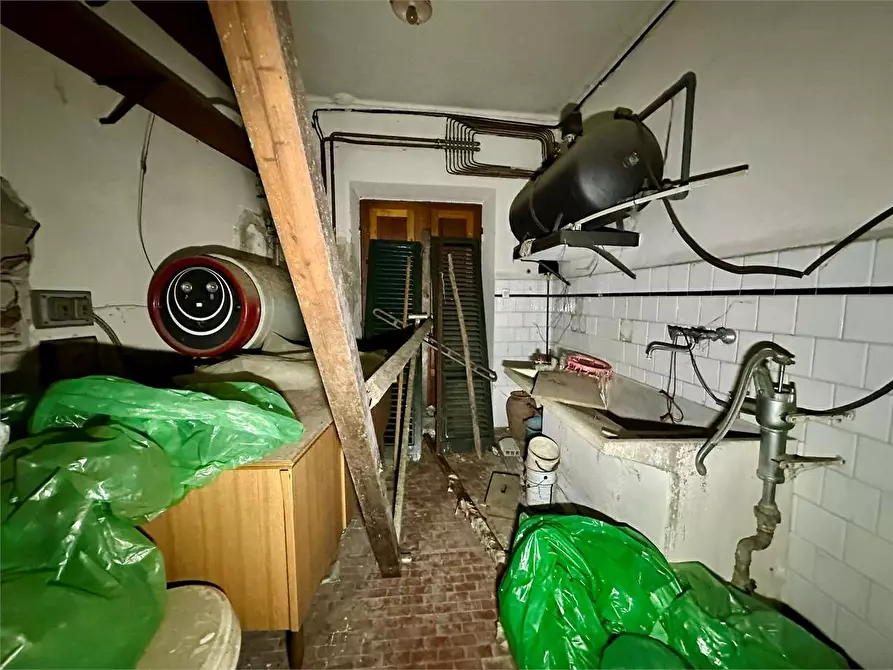 Immagine 6 di Porzione di casa in vendita  in via picciorana a Lucca