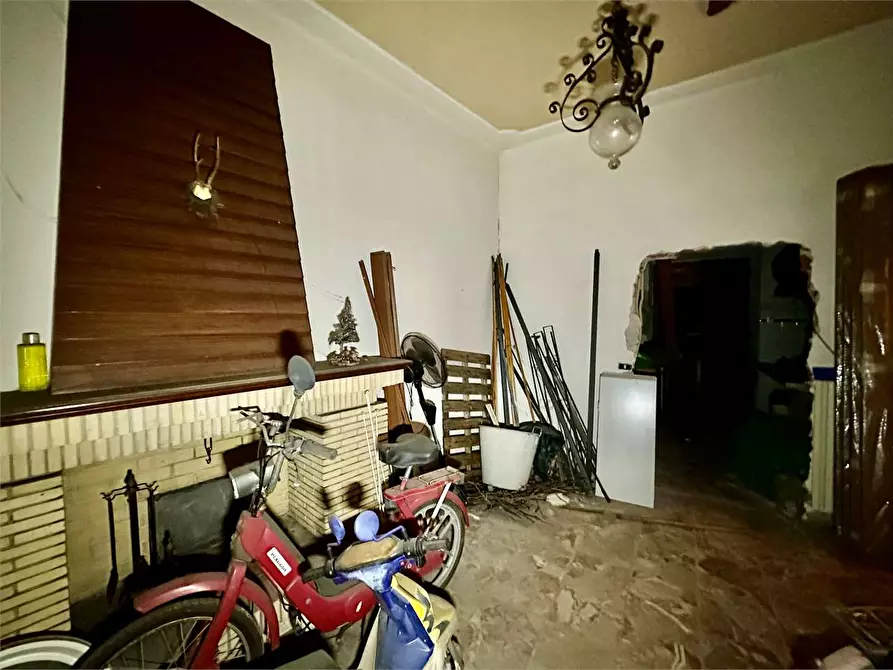 Immagine 8 di Porzione di casa in vendita  in via picciorana a Lucca