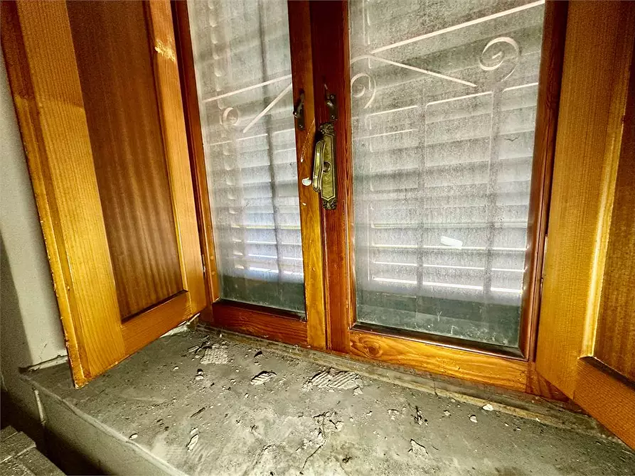 Immagine 12 di Porzione di casa in vendita  in via picciorana a Lucca