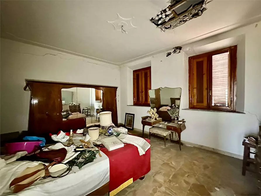 Immagine 21 di Porzione di casa in vendita  in via picciorana a Lucca