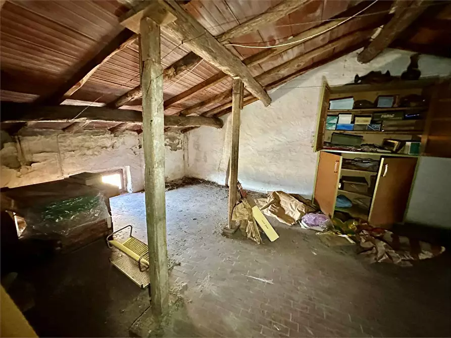 Immagine 24 di Porzione di casa in vendita  in via picciorana a Lucca