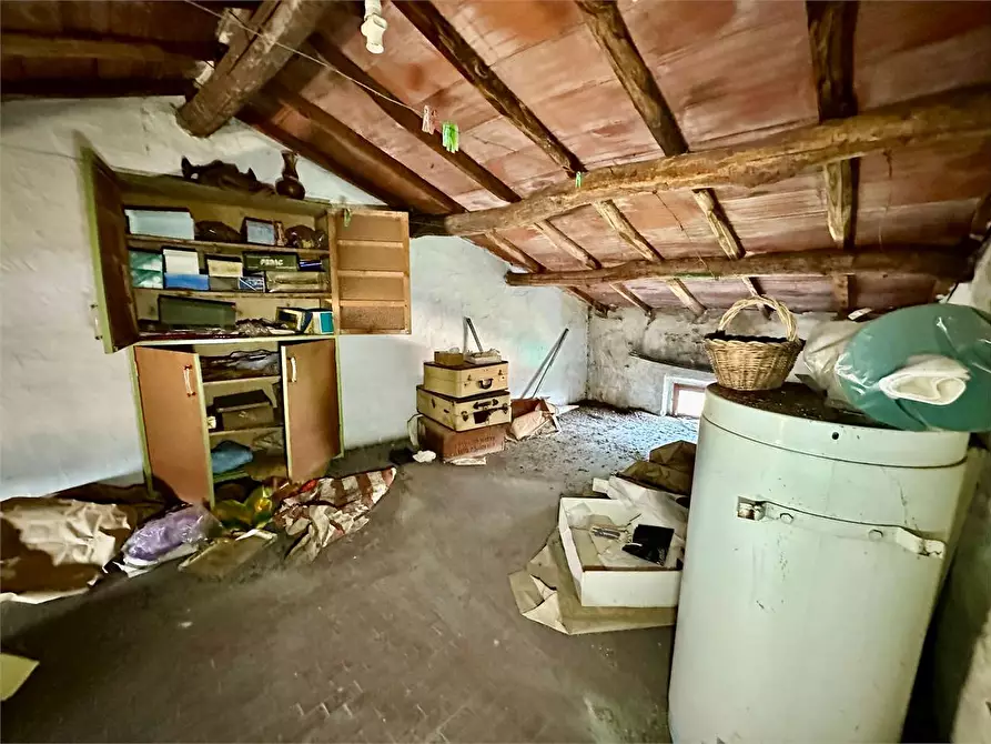 Immagine 25 di Porzione di casa in vendita  in via picciorana a Lucca