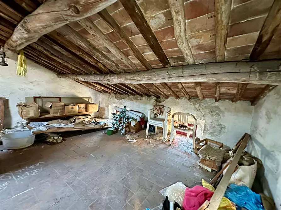 Immagine 26 di Porzione di casa in vendita  in via picciorana a Lucca