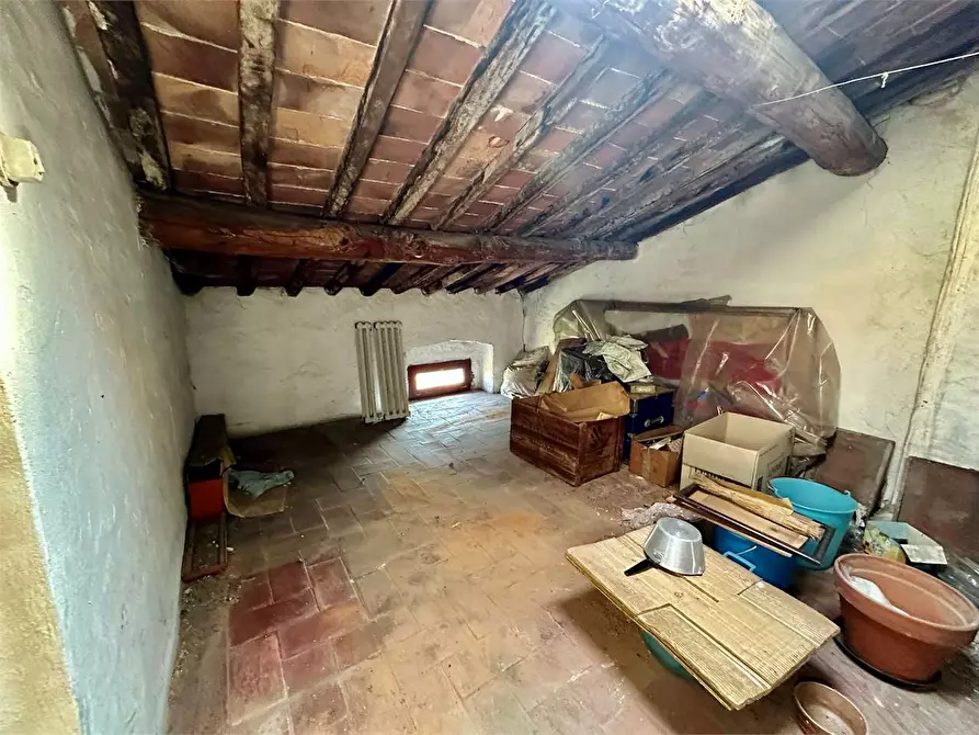 Immagine 27 di Porzione di casa in vendita  in via picciorana a Lucca