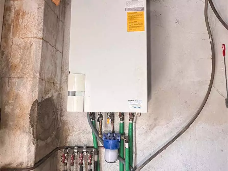 Immagine 35 di Porzione di casa in vendita  in San Ginese a Capannori