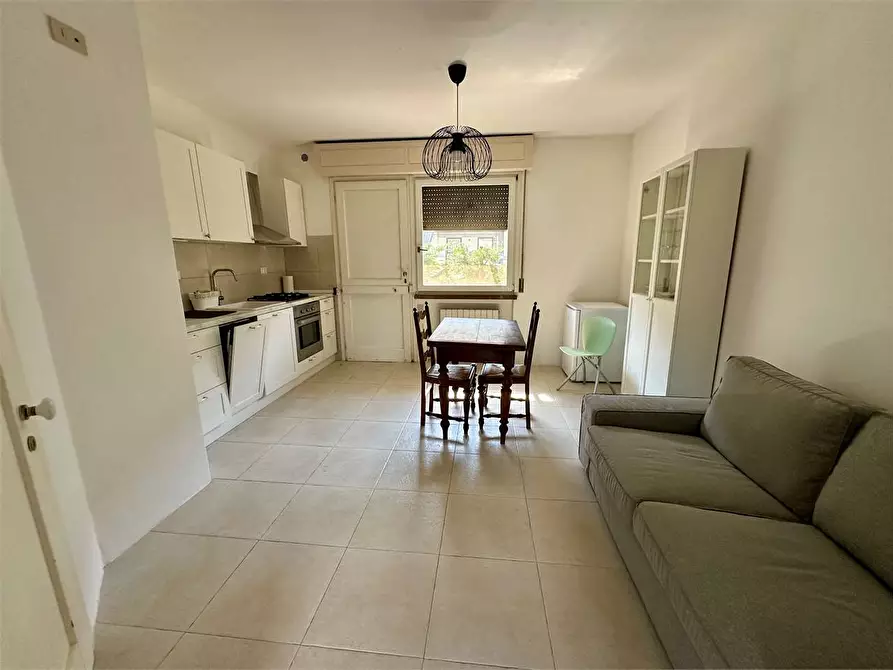 Immagine 2 di Appartamento in vendita  a Lucca