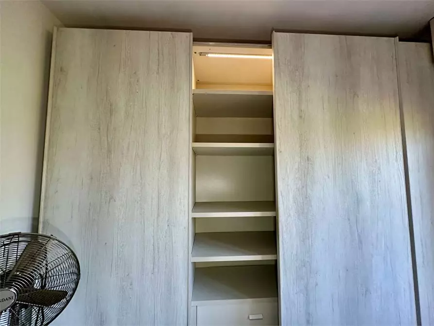 Immagine 13 di Appartamento in vendita  a Lucca