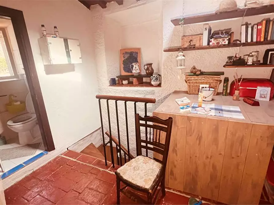 Immagine 8 di Rustico / casale in vendita  in via della torre a Capannori